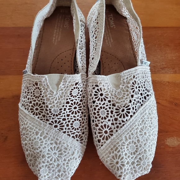 Toms Shoes - TOMS lace slip ons